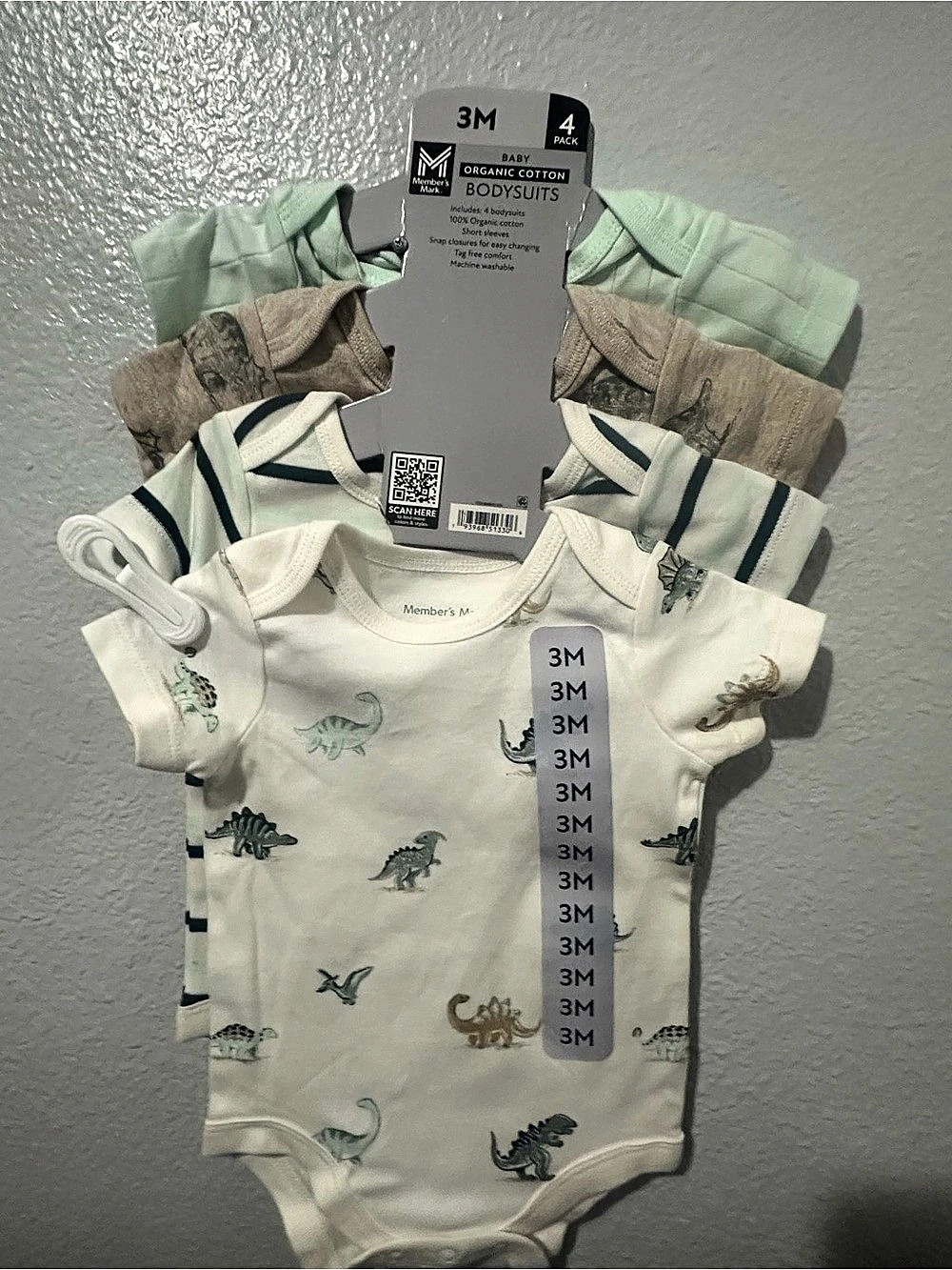 Member's Mark Baby Organic Cotton Bodysuits 4-Pack Dinosaur 4-Pack Green & White